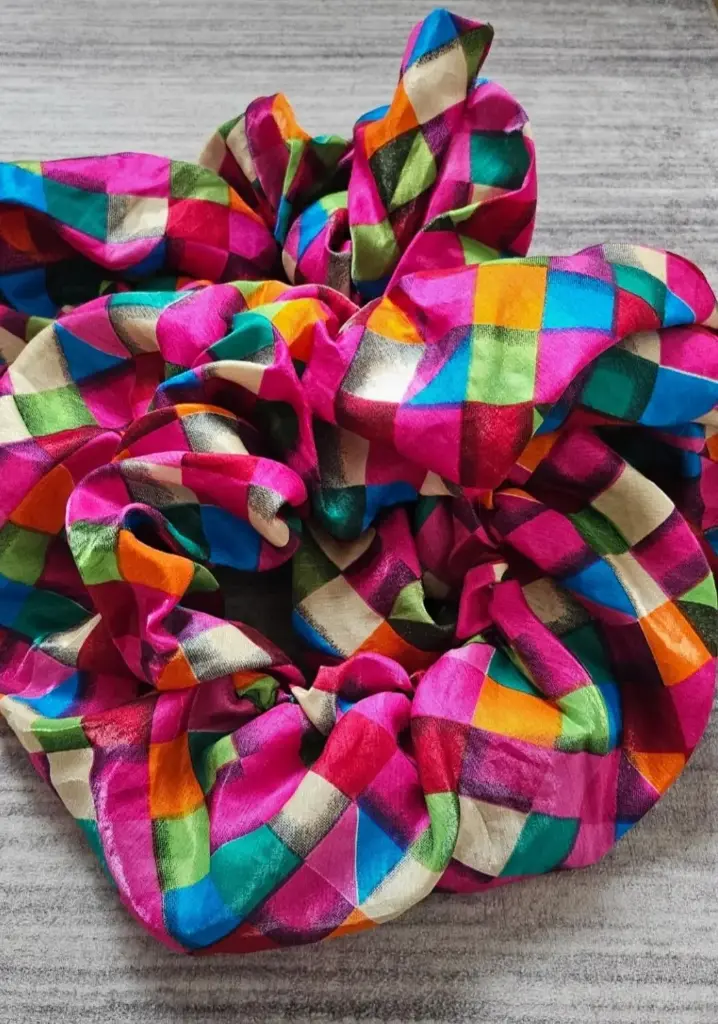Foulard attaché facile